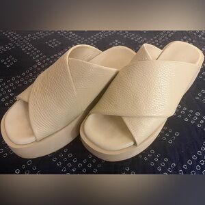 ANTHROPOLOGIE Cream Platform Mule/Sandal
